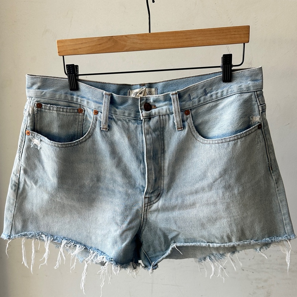 Madewell Curvy Relaxed Denim Shorts — Light Wash